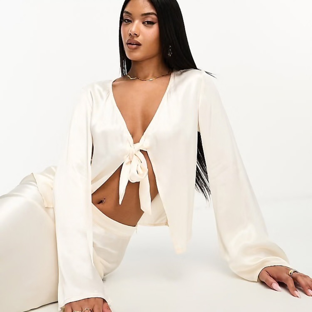 SNDYS Satin Tie Front Long Sleeve Top Cream Size XL